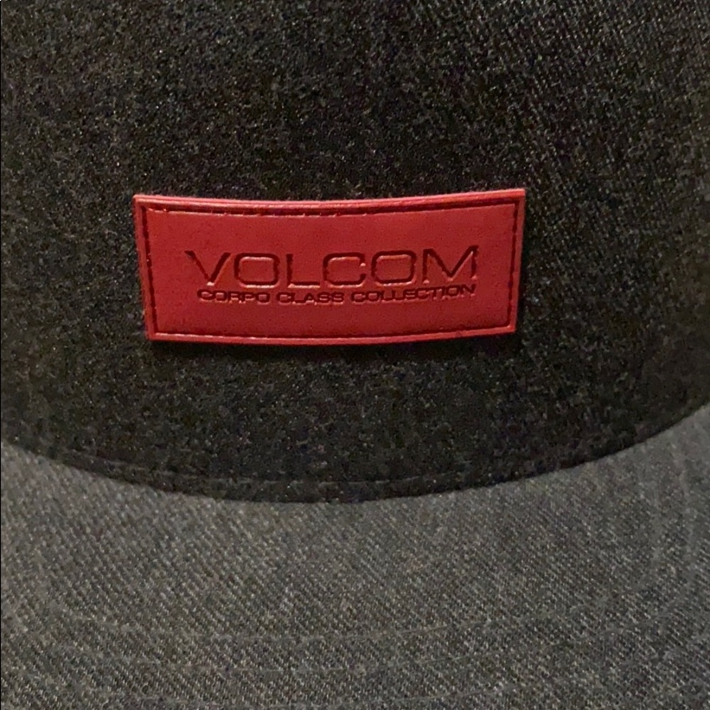 Volcom SnapBack - Picture 2 of 7